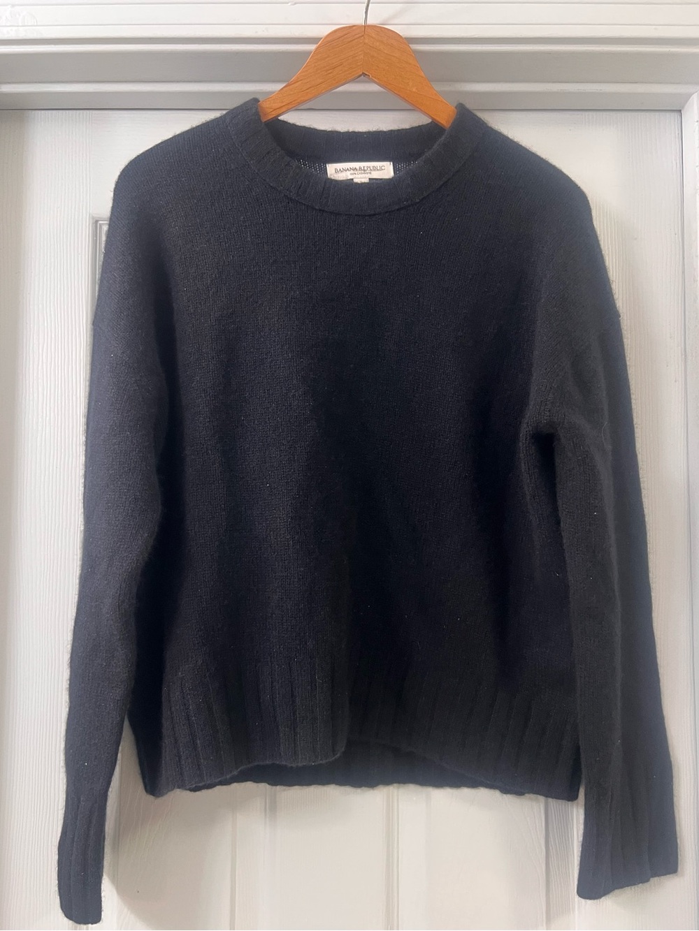 Banana Republic Oversized  Black Cashmere Crewneck Sweater Sz Small.  NWOT